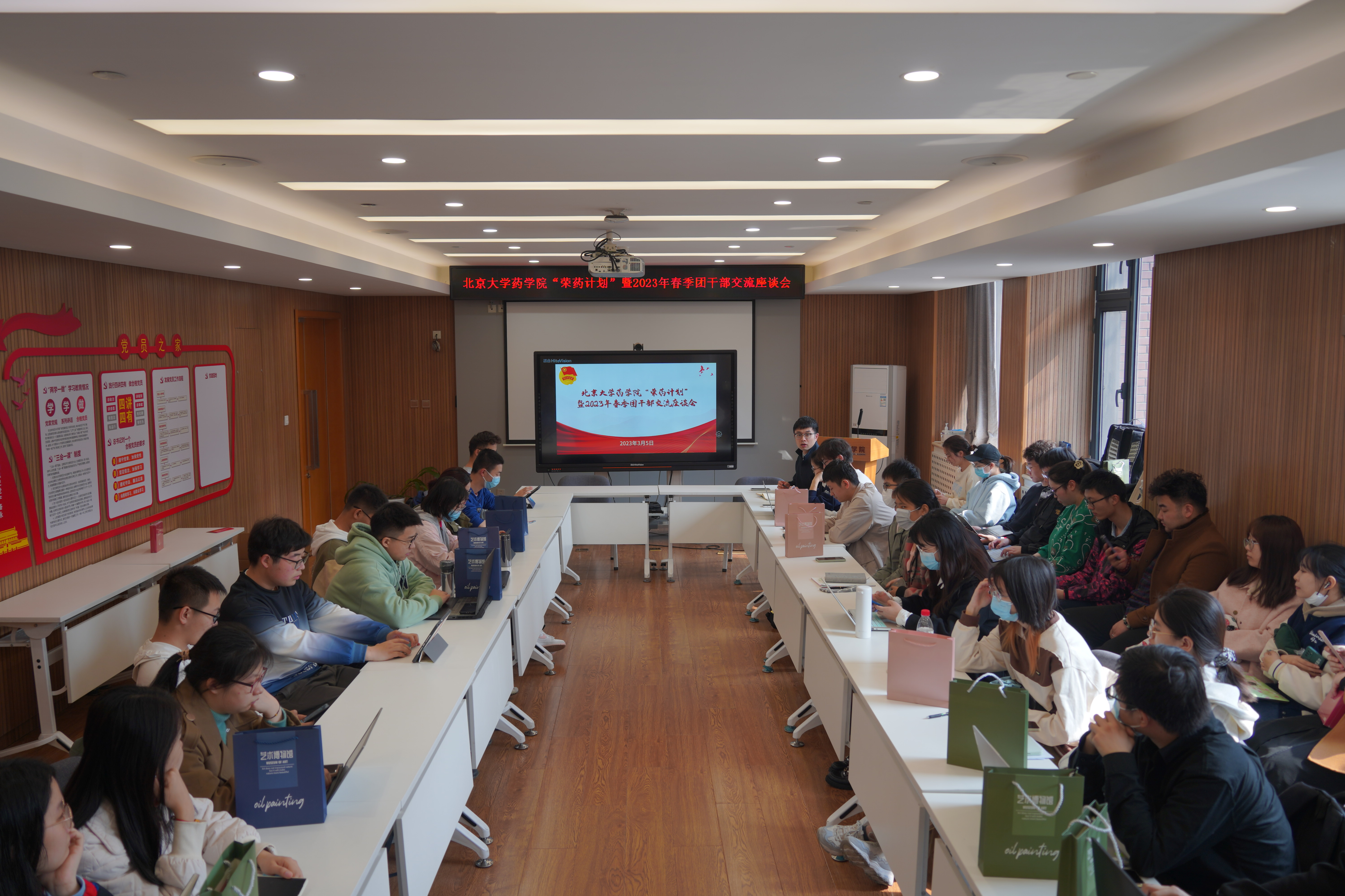 7d36dc31a4cd49a28d1aa889739fde84.jpg 7d36dc31a4cd49a28d1aa889739fde84.jpg