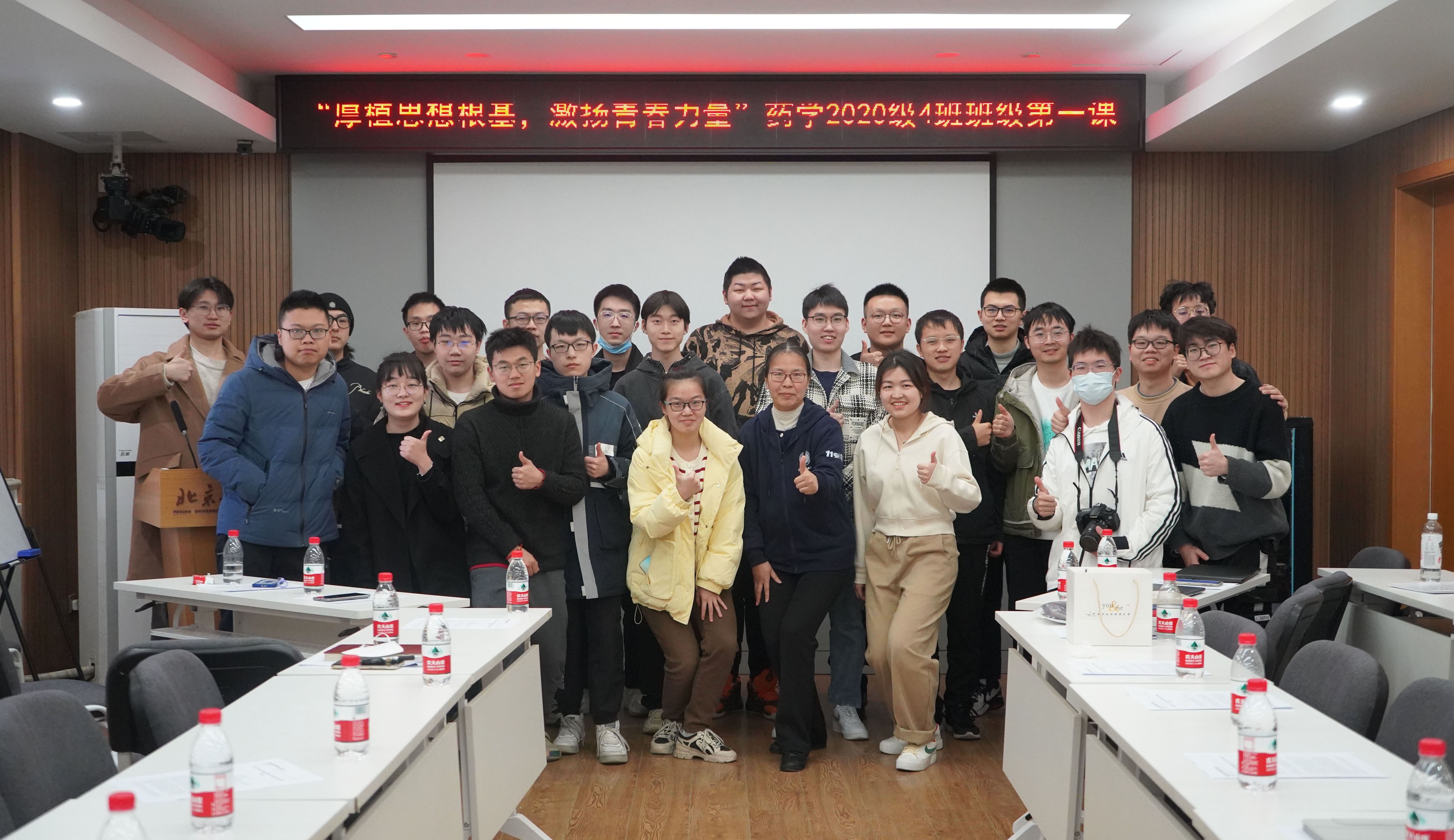 fd1c0b97bf7e42a7b8b108f10cf8637c.jpg fd1c0b97bf7e42a7b8b108f10cf8637c.jpg