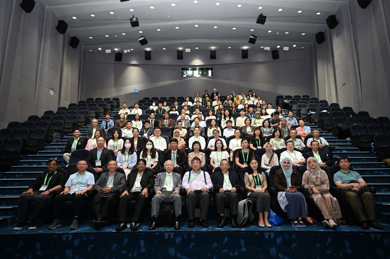 05d37f0ac3224aea97b460bc5e0611bd.jpg 05d37f0ac3224aea97b460bc5e0611bd.jpg