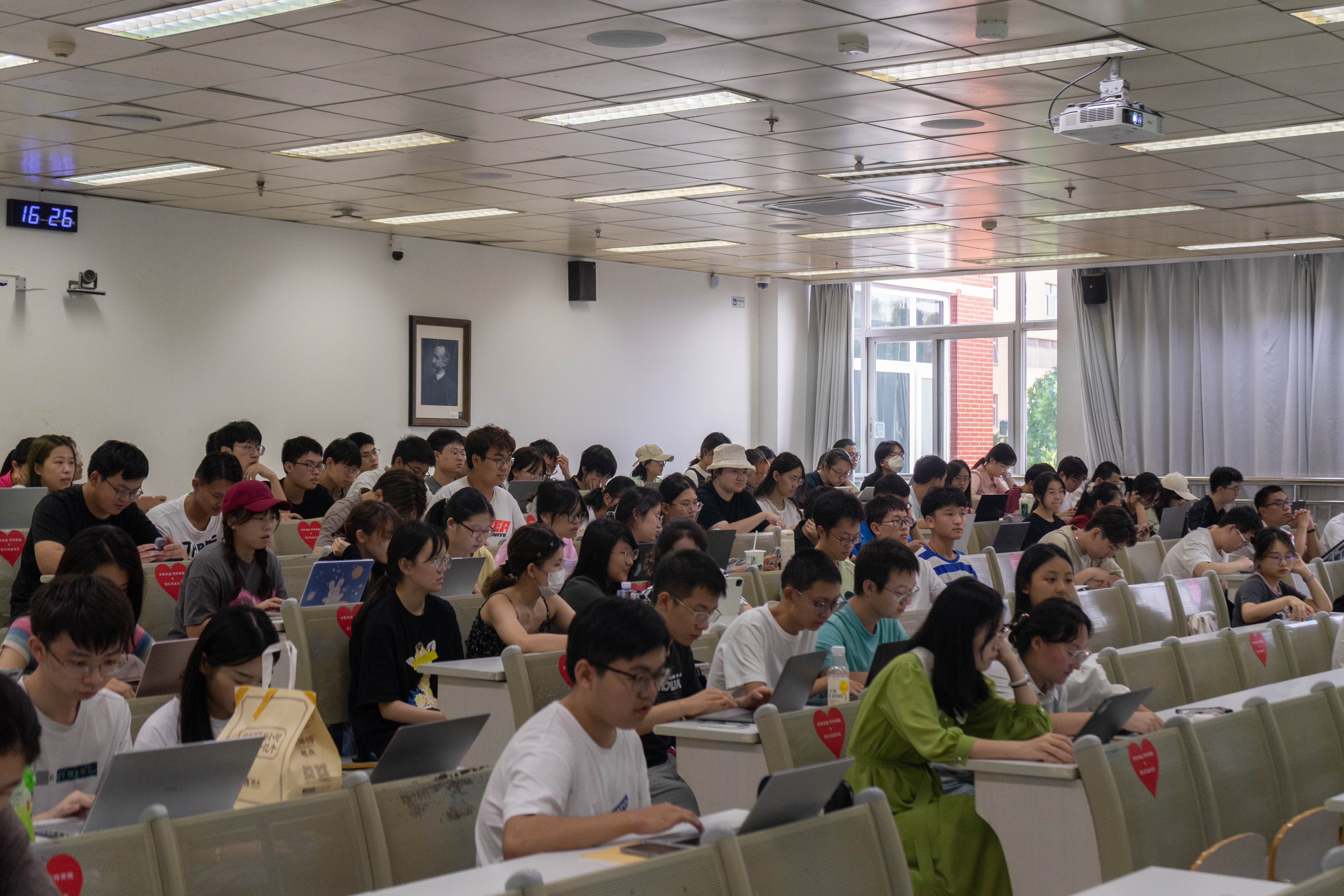 d500351e23bc4783b77a2fff09730642.jpg d500351e23bc4783b77a2fff09730642.jpg